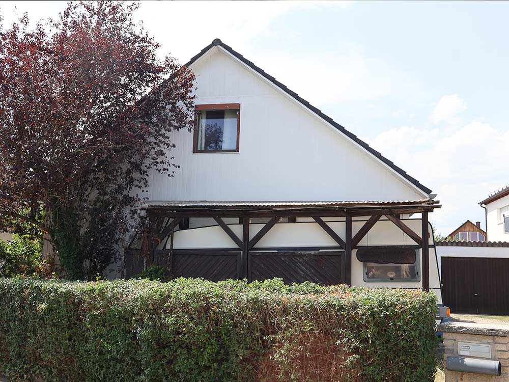 Fertighaus vordere Ansicht Immobilienmakler-Angebot von Wolfgang Weber in Nebringen